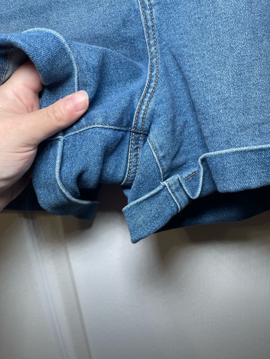 American Eagle Women’s Stretch Mom High Waisted Blue Denim Shorts Size 14 - Picture 5 of 16